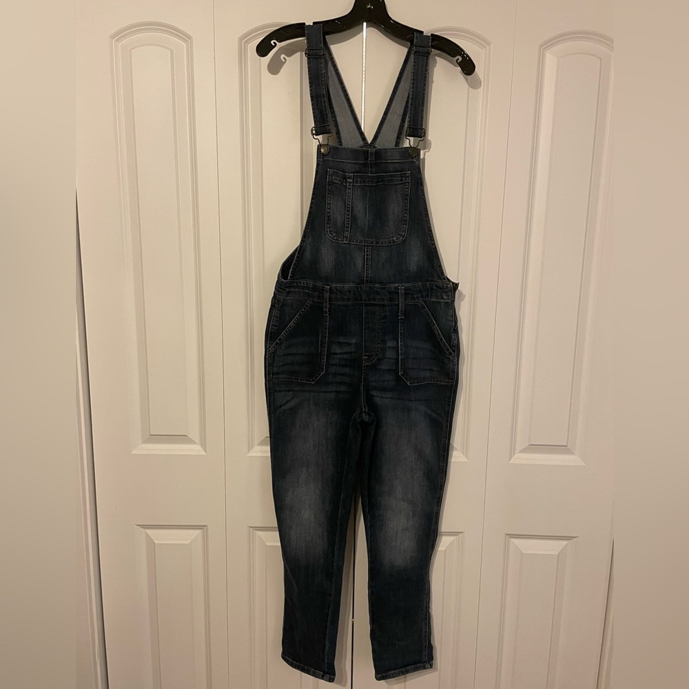 Gap cropped overalls/ jumpsuit